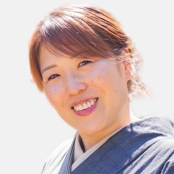 山田 真里